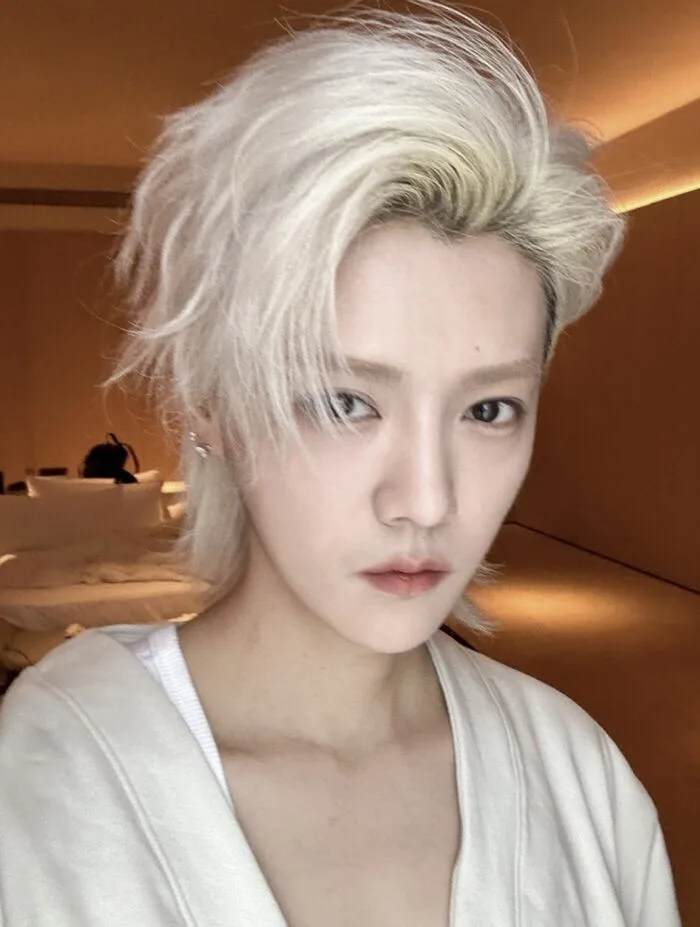 "술 취해 비틀"…前 엑소 루한, 10년 열애 끝 결별 후유증? 걸그룹 생일파티서 포착[SC이슈]