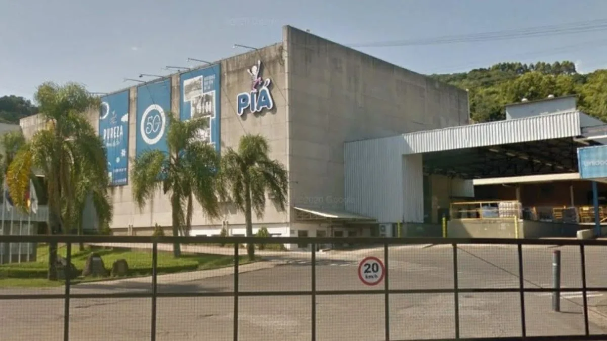 Tradicional fábrica de leite com dívida de R$ 200 milhões demite 70 funcionários que estavam de férias