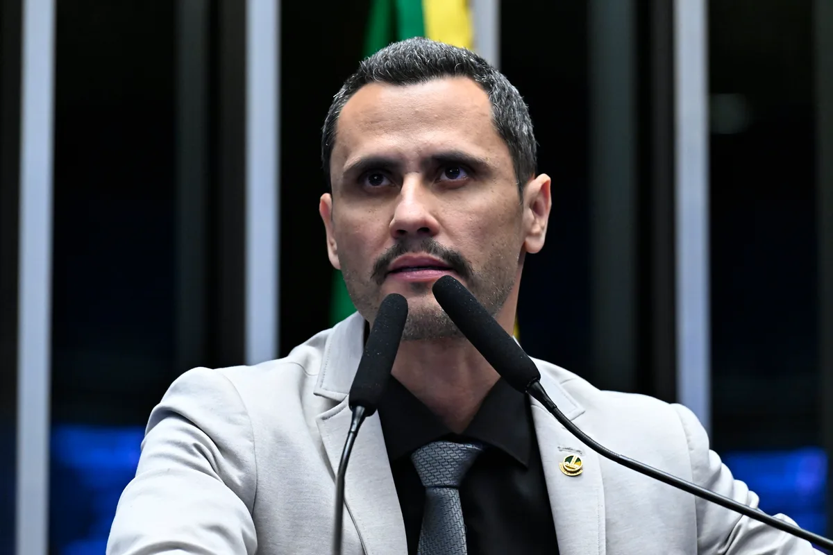 Flávio se comprometeu a renegociar dívida de Minas, diz Cleitinho
