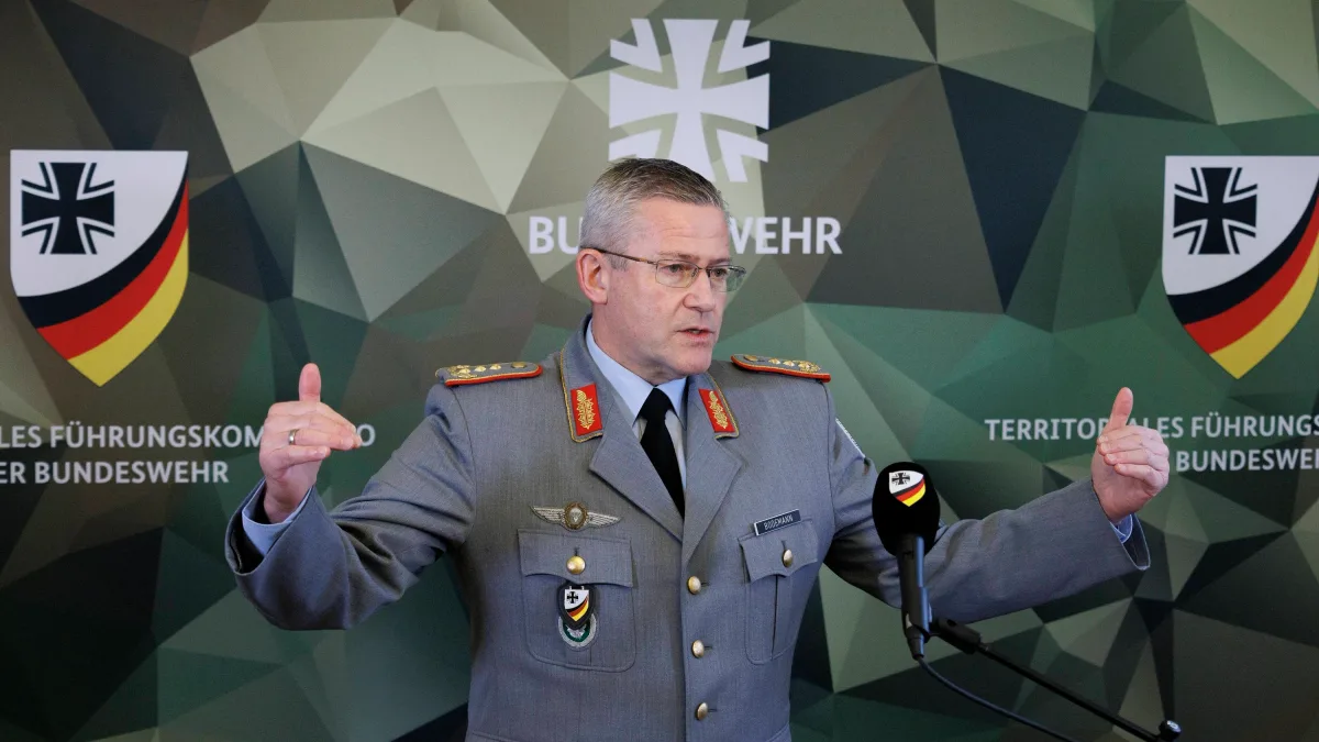 Erste AfD-Regierung?: Die Angst, dass geheime Verteidigungspläne in russische Hände kommen