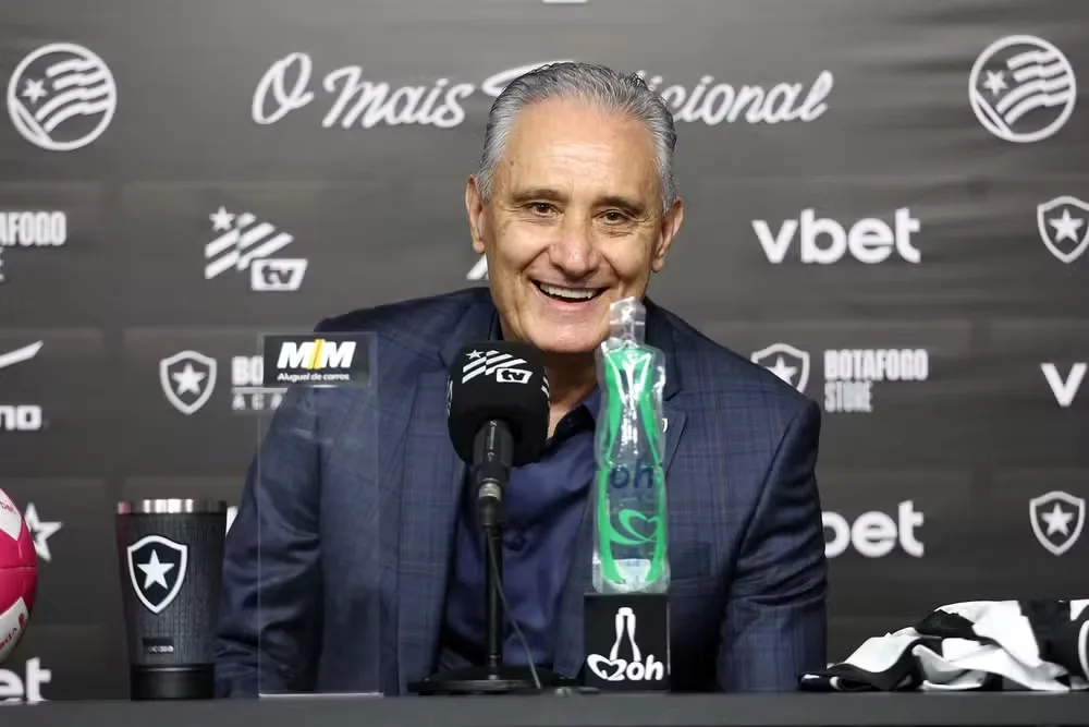 Tite é apresentado no Botafogo e cita sintonia com projeto do clube: 'Ambição de crescimento'