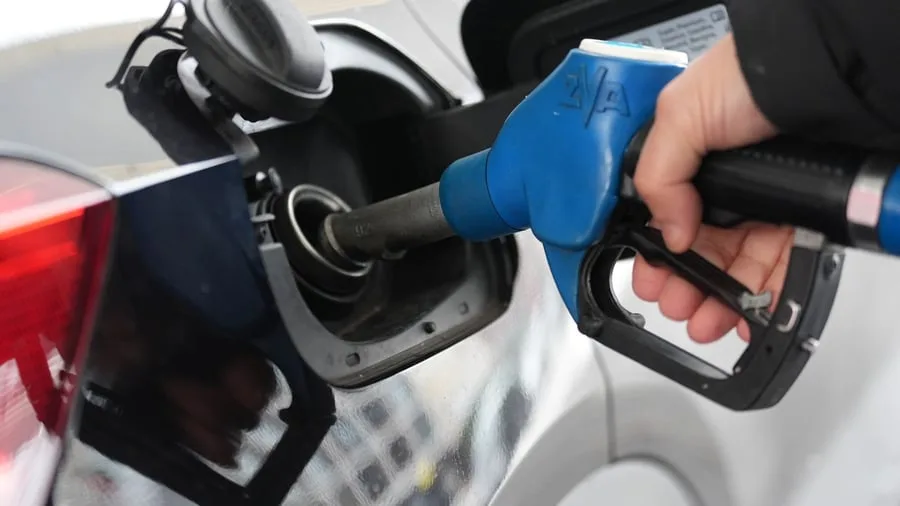 Teurer Sprit: Neuer Tankrabatt ab Oktober – Kritik an fehlendem Sparanreiz
