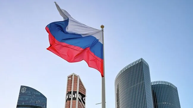 Космонавты поздравили россиян с Днем Государственного флага