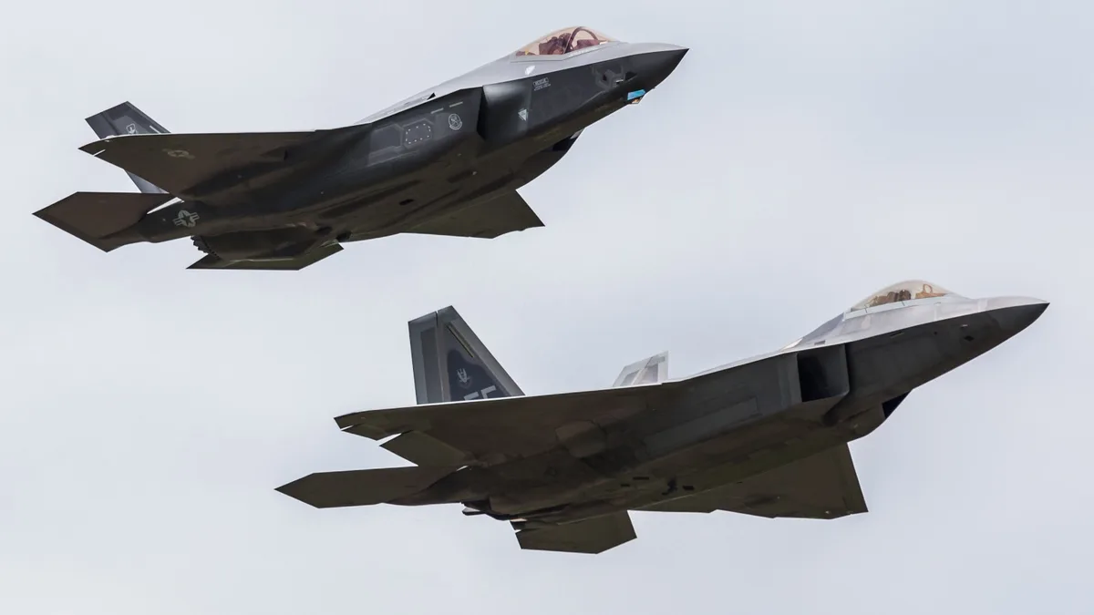 F-22 et F-35 : une IA dans un missile chinois pour traquer les chasseurs furtifs US ?