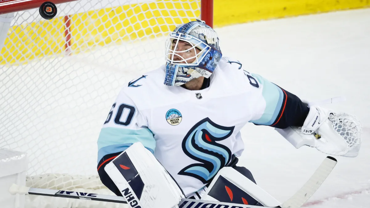 Canucks sign goaltender Chris Driedger to professional tryout