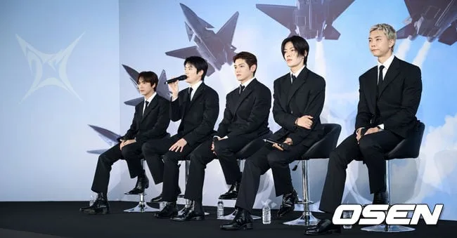 [사진]NCT 127, 데뷔 10주년에 '블링이'로 컴백