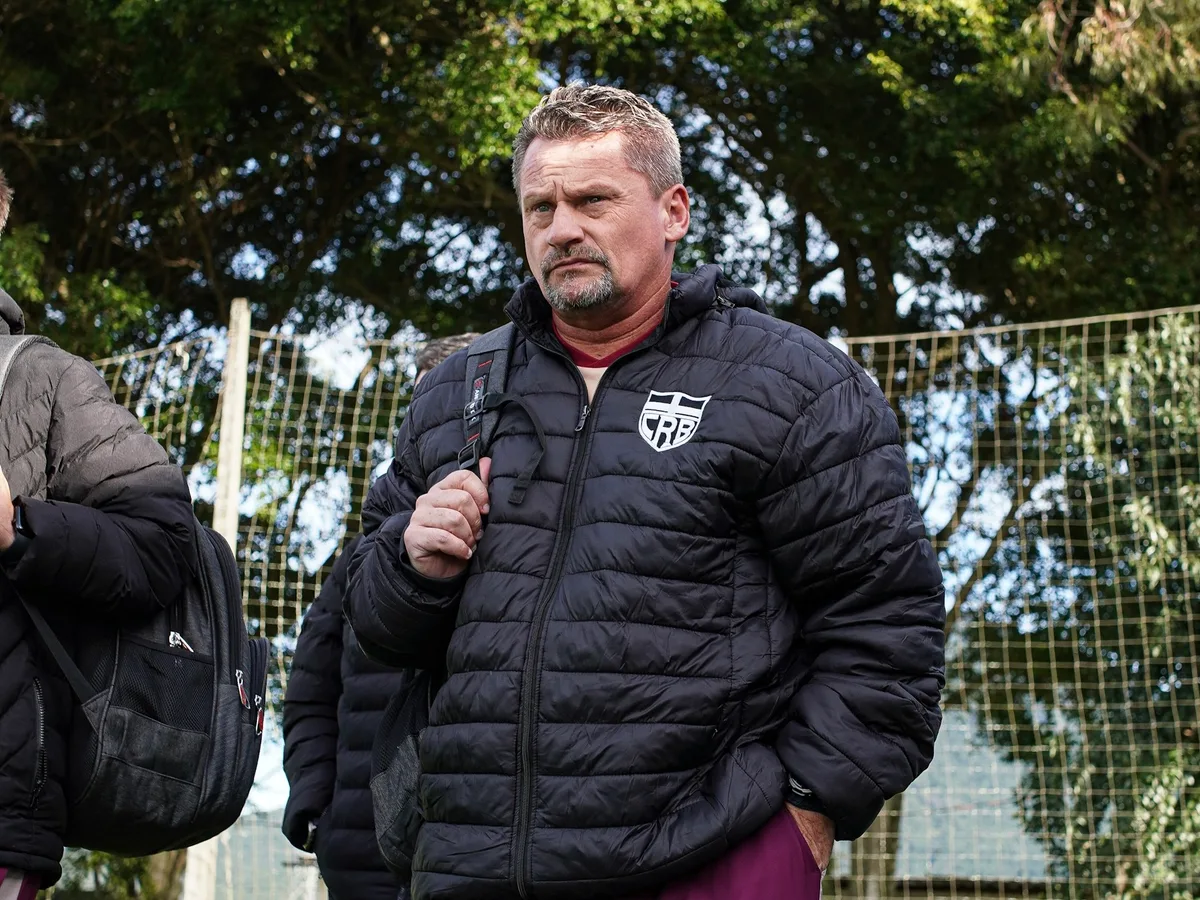 Matias faz três mudanças no CRB contra a Ponte e mantém Reverson na lateral