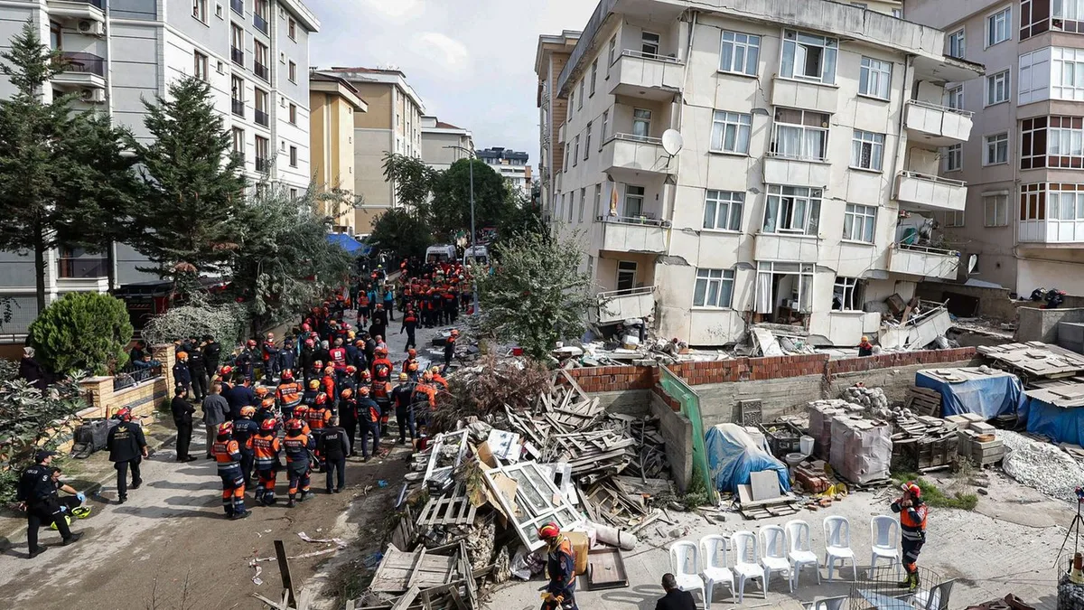 Katastrophe am Morgen: Fünf Tote bei Wohnhauseinsturz in Istanbul