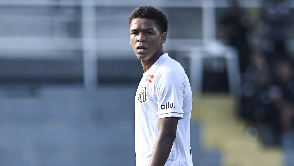 Joia do Santos marca três gols pelo Paulistão sub-17 e chama atenção por velocidade