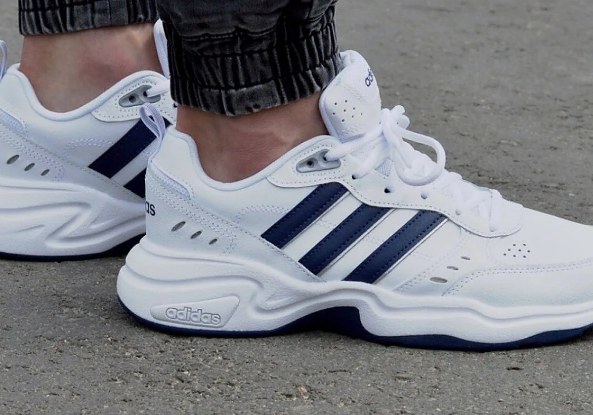 Las zapatillas de Adidas con toque retro más cómodas para vestir con vaqueros, chinos y bermudas