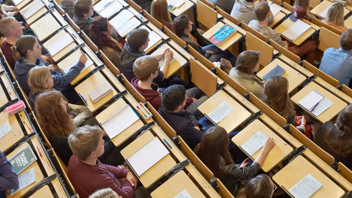 Hochschulen: Höhere Semesterbeiträge belasten Studierende