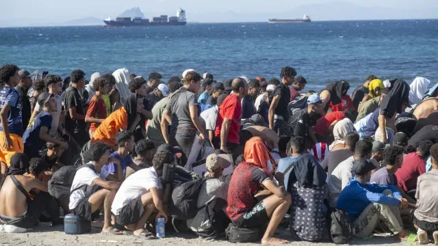 HRW insta Governo espanhol a oferecer opção de asilo a ilegais em Ceuta