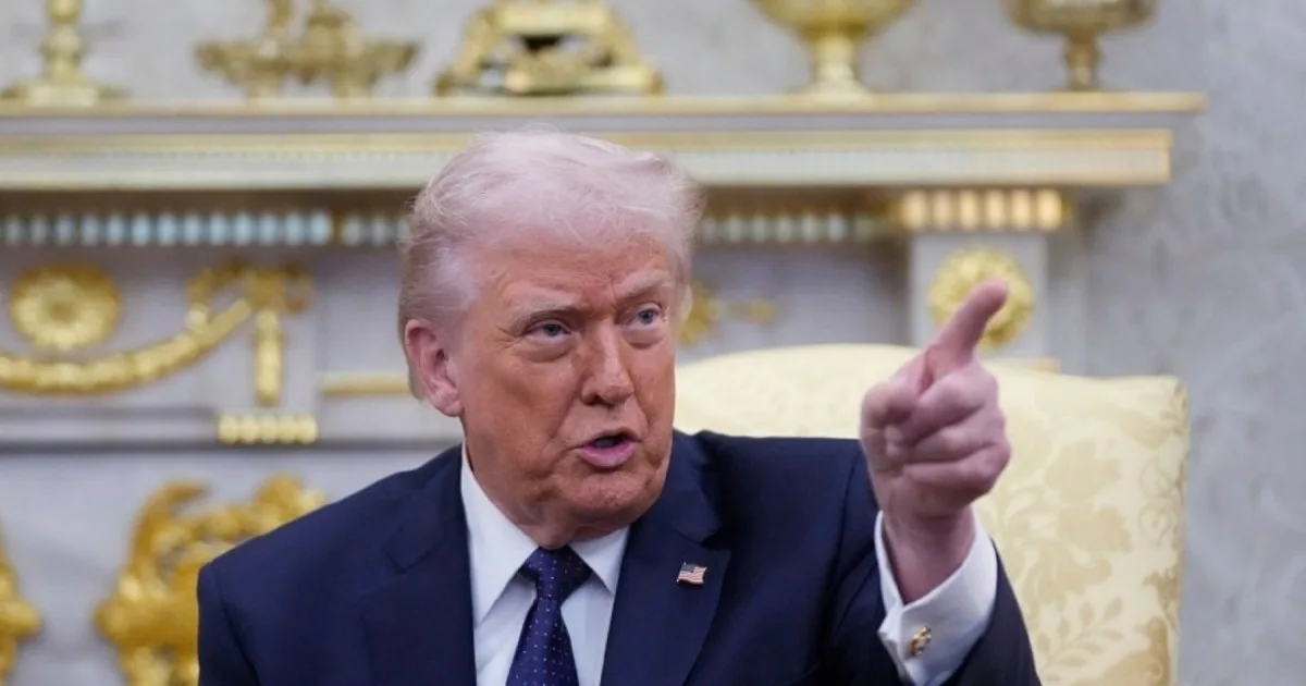 Donald Trump vetó a tres medios de la Casa Blanca y enfrenta acusaciones de censura