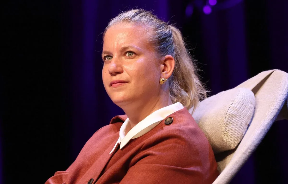 Dépistage du cancer du sein : Mathilde Panot refuse de porter le ruban d’Octobre rose, colère de ministres et du RN