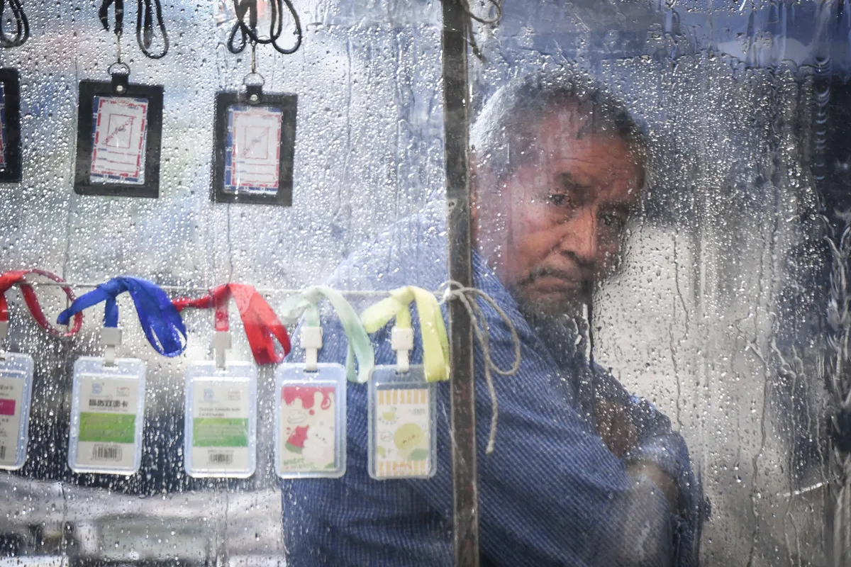 Monzón mexicano y onda tropical 28 provocarán lluvias intensas y fuertes rachas de viento en México este lunes
