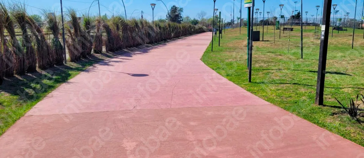 Patinaba en un parque, sufrió una fractura de tibia, peroné y tobillo y la municipalidad deberá pagarle más de $25 millones