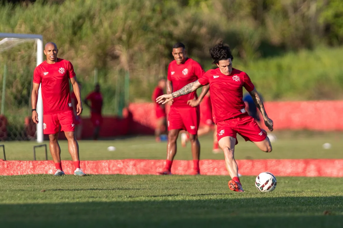 Náutico encerra preparação para encarar o Botafogo-SP; veja possível escalação