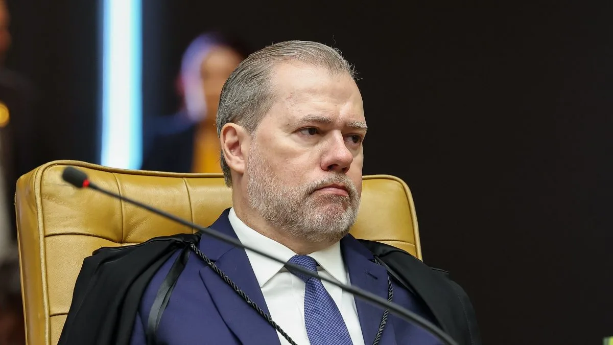 Toffoli segue Nunes Marques e se declara impedido em julgamento sobre Moraes