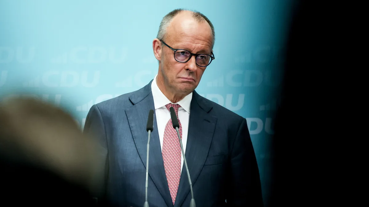 Chanceler Friedrich Merz promete manter coligação após derrotas eleitorais na Alemanha