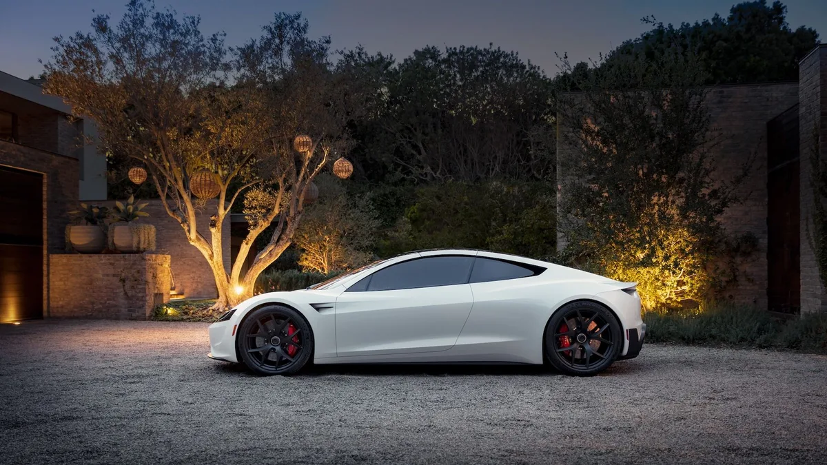 Tesla is taking $50k deposits for its next-gen Roadster that nobody's even seen yet — so here's your reminder that it never actually produced the last Roadster it took $50k deposits for