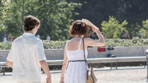 La AEMET pone en aviso este miércoles al norte peninsular por calor y advierte de rissagas en Menorca