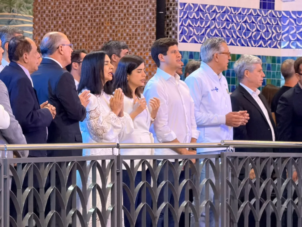 Dia de Nossa Senhora: Lula e Flávio vão à missa em Brasília; Alckmin publica vídeo rumo a Aparecida