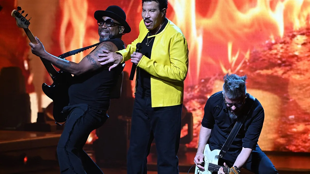 Lionel Richie novamente hospitalizado após concerto
