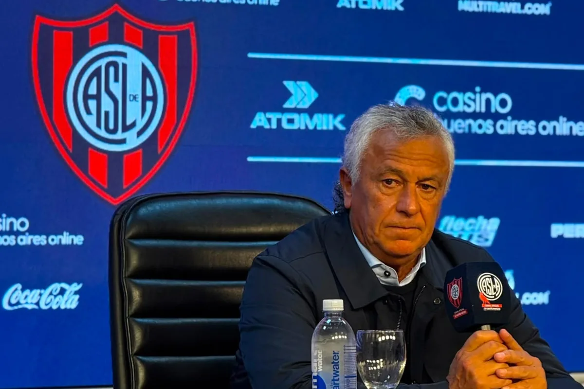 San Lorenzo despide a Pipo Gorosito y marcha a la deriva en busca de un nuevo entrenador