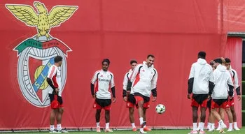 Benfica defende dois golos de avanço no reduto do Aarhus