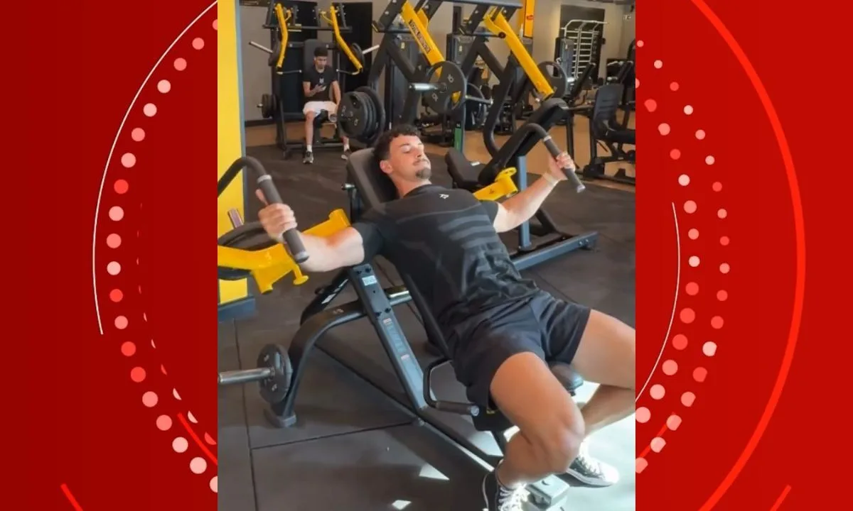 Filho de Carla Perez e Xanddy retoma treinamento após lua de mel
