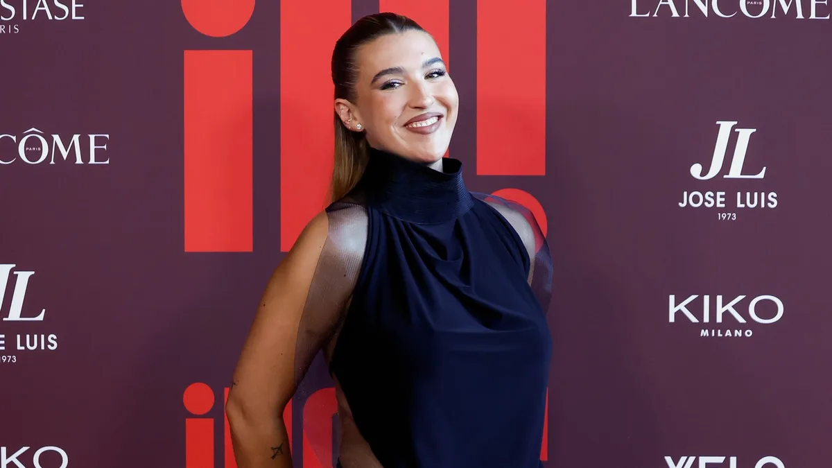 Alba Díaz, referente de la moda española más internacional, conquista los Premios Gen ¡H! con el vestido sevillano que enamoró a Zendaya en su paso por Madrid