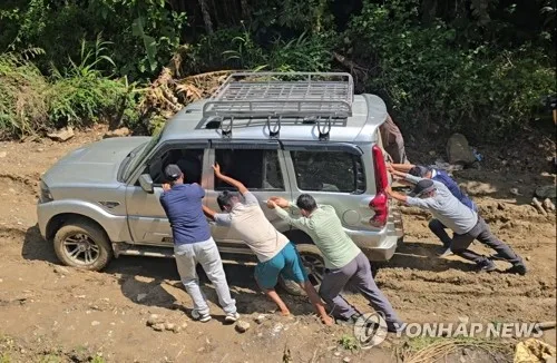 네팔 韓구호대 2진 17일 복귀…"국민 소재 확인 노력 계속"