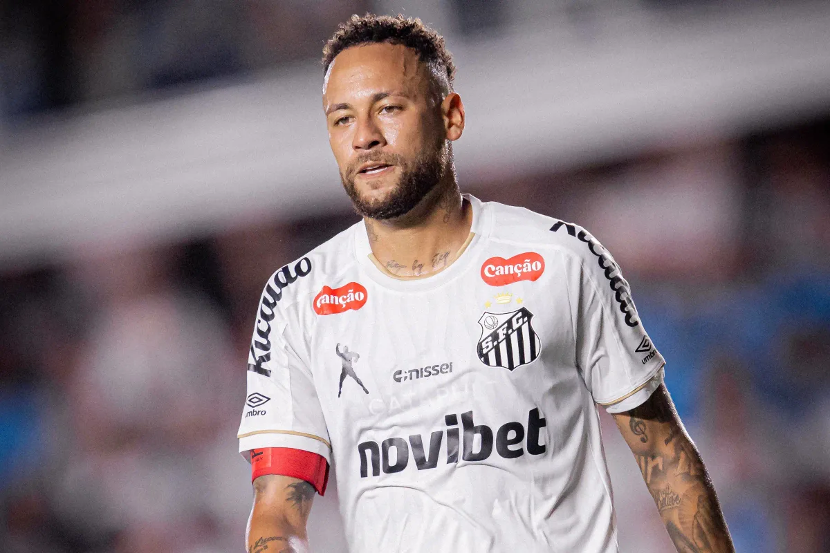 Neymar no sintético? Preparador físico comenta risco de lesões antes de Palmeiras x Santos