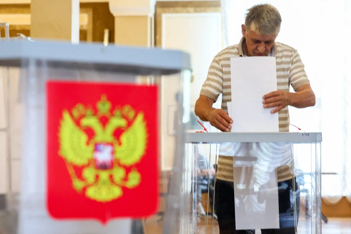 Russie : le parti de Vladimir Poutine largement en tête des législatives