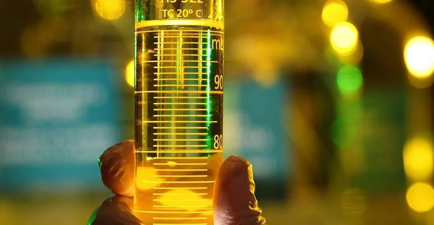 De resíduo a combustível: JBS produz quase 1 bilhão de litros de biodiesel por ano