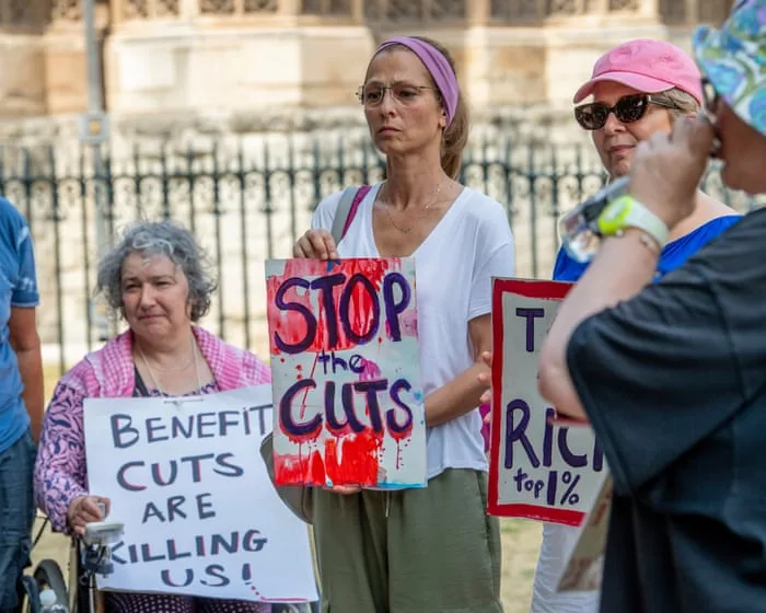 The right’s scrounger rhetoric dominates the benefits debate. Labour must fight back – and win | Frances Ryan