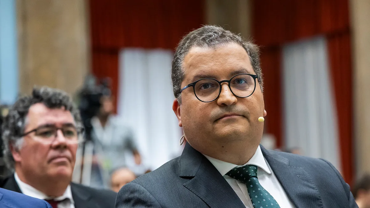 Carga fiscal aumentou para 35,3% do PIB em 2025