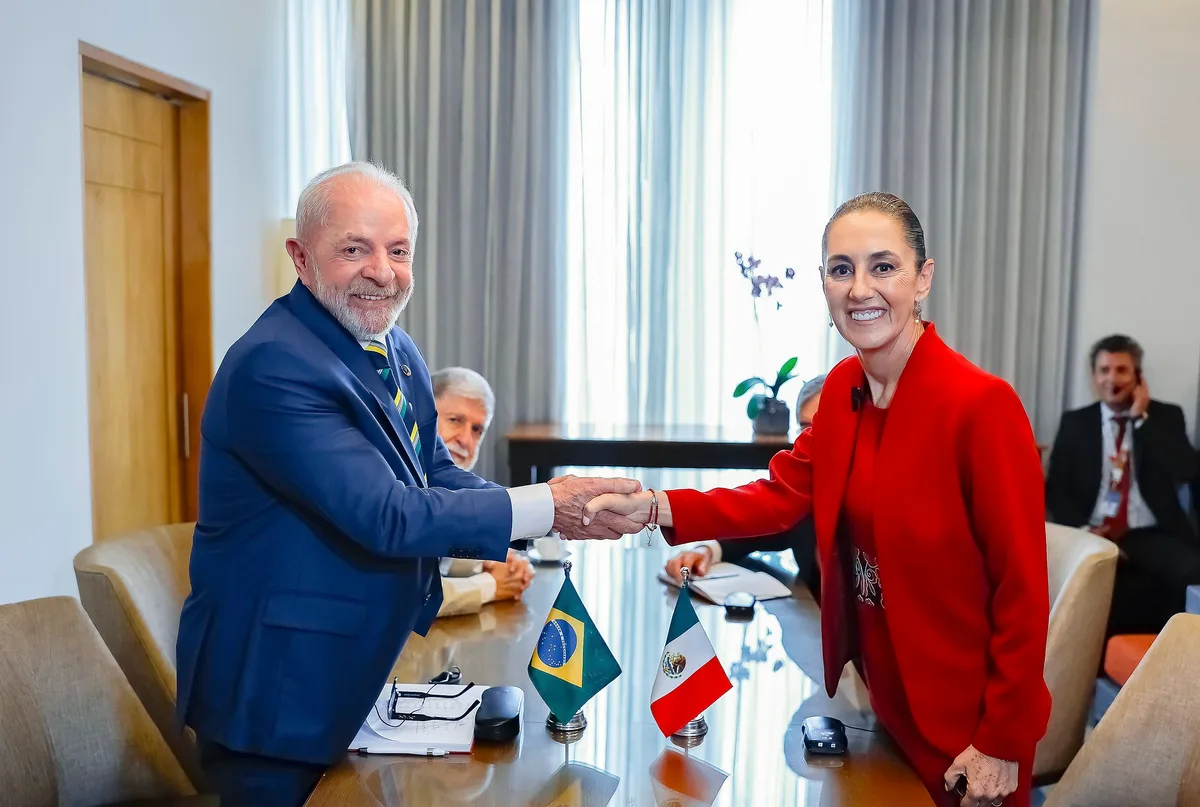 Lula e presidente do México discutem parceria entre Petrobras e Pemex