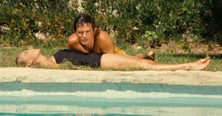 Calor, desejo, ciúmes e morte na Riviera francesa