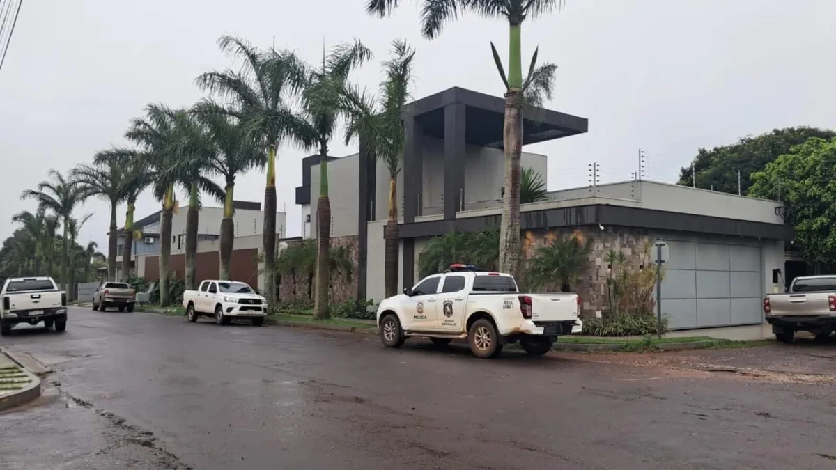 Polícia confisca imóveis de brasileiro, sócio do filho de Lalo Gomes