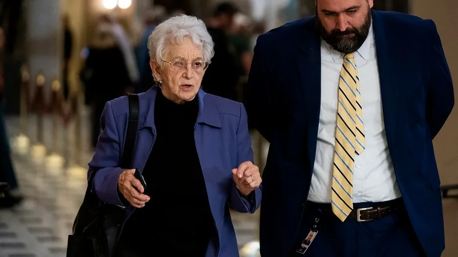 Foxx wants to ban press from Speaker's Lobby off House floor