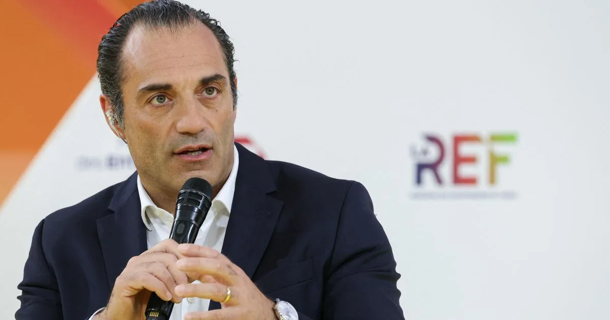 « La solution n’est pas de fermer des usines », Stellantis rassure sur son avenir en France
