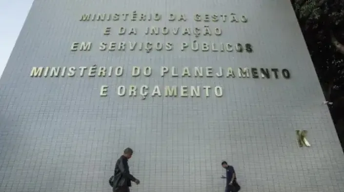 Governo apresenta PLOA 2027 com despesas de R$ 2,8 tri e superávit primário