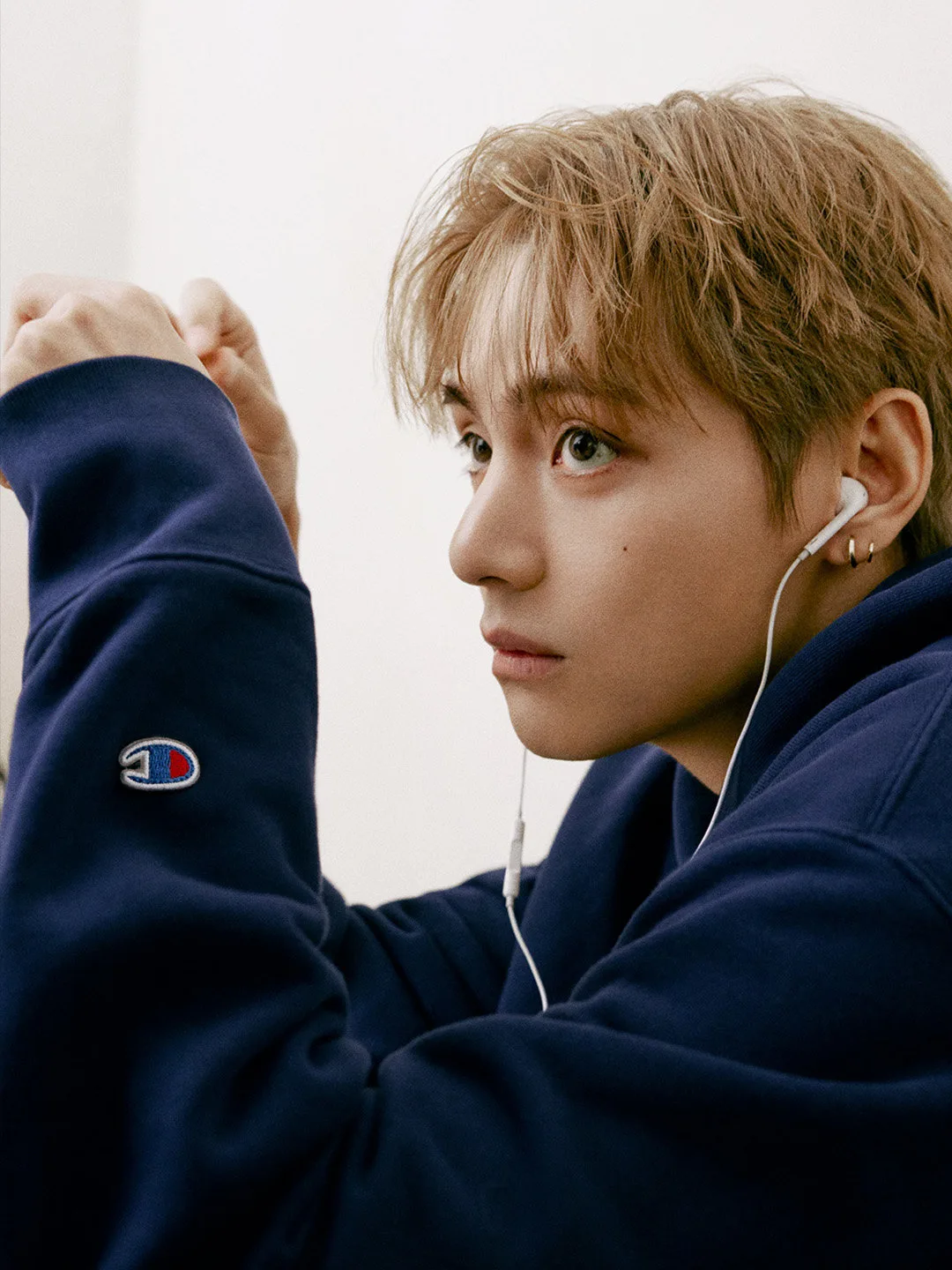 단 48시간 만에 86억… BTS 뷔, 글로벌 패션 시장 싹쓸이