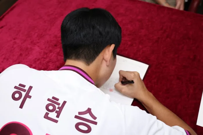 최하위 샐캡은 1위 삼성의 1/3, 하현승 몸값은 삼성 전체 10명의 2배, 드래프트 둘러싼 기묘한 '돈의 방정식'