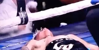 El impactante noucat que sufrió un boxeador argentino, que debió ser retirado del ring en camilla: “Nunca me pasó”