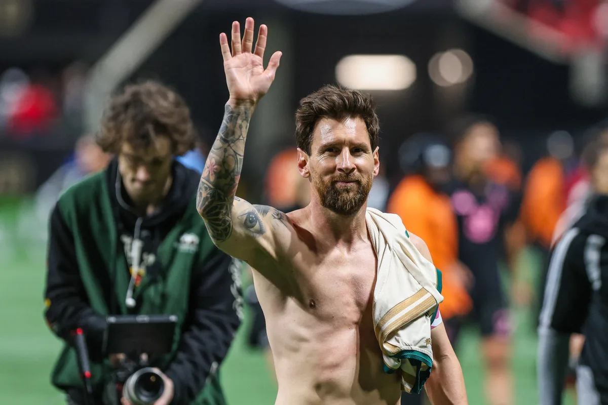 Messi se abona a las gestas del Eldense: “Grandísimo el equipo otra vez”