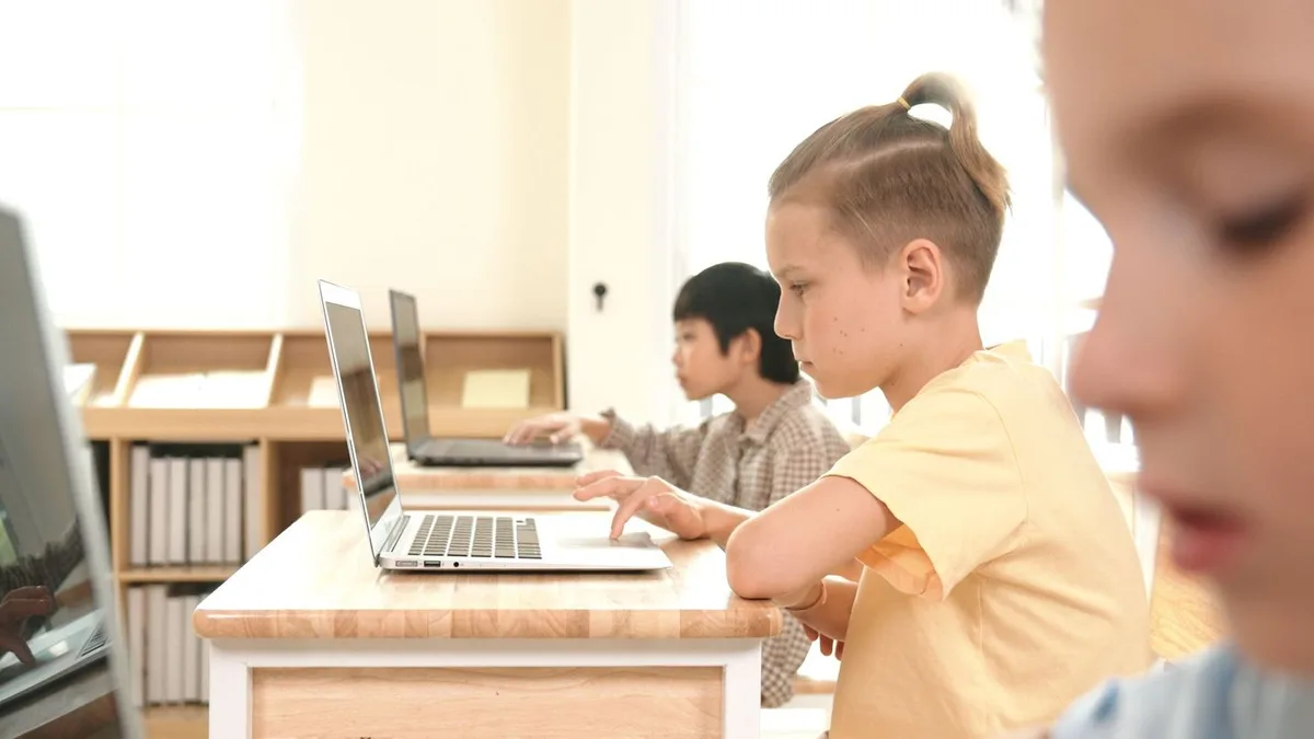 Chance oder Risiko?: Diese Fehler machen Schülerinnen und Schüler beim Lernen mit KI
