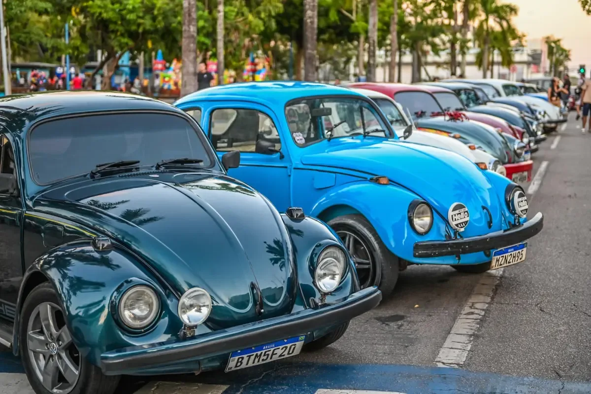 Colecionadores de Fusca do Acre se reúnem no estacionamento da Havan
