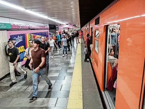 Metro implementa marcha de seguridad en las líneas 3, 8 y B por lluvia; pide a pasajeros tomar previsiones en sus traslados